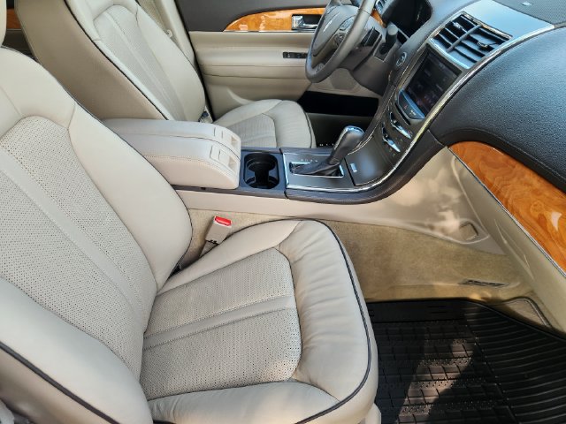 Used 2013 Lincoln MKX FWD image 15