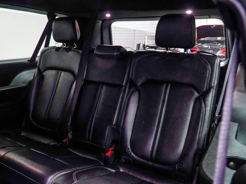 Used 2024 Jeep Wagoneer L Series II w/ Flexible Seating Group AWD/4WD image 39
