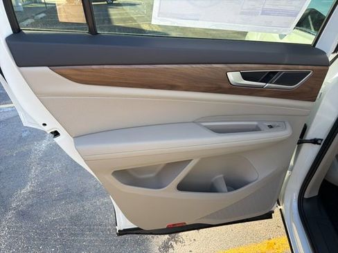 New 2026 Volkswagen Atlas SE image 24