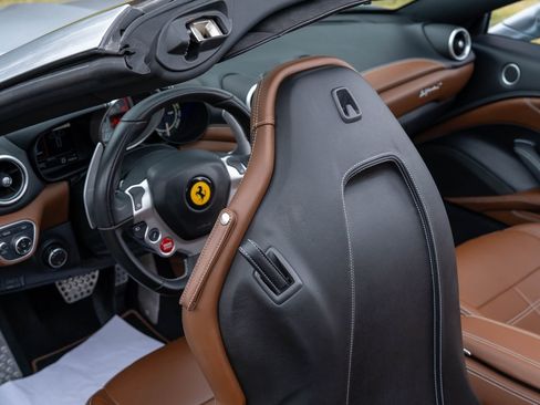 Used 2017 Ferrari California T image 49
