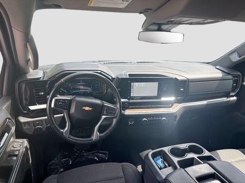 Used 2022 Chevrolet Silverado 1500 LT AWD/4WD image 24