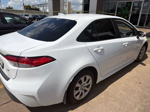 Used 2024 Toyota Corolla LE FWD image 3