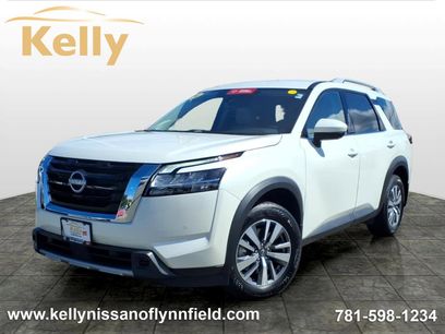 Used 2024 Nissan Pathfinder SL