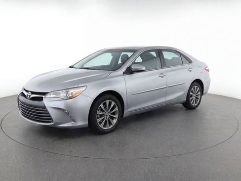 Used 2015 Toyota Camry XLE w/ Advanced Technology Package FWD image 3