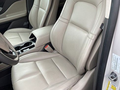 Used 2022 Lincoln Corsair FWD image 11