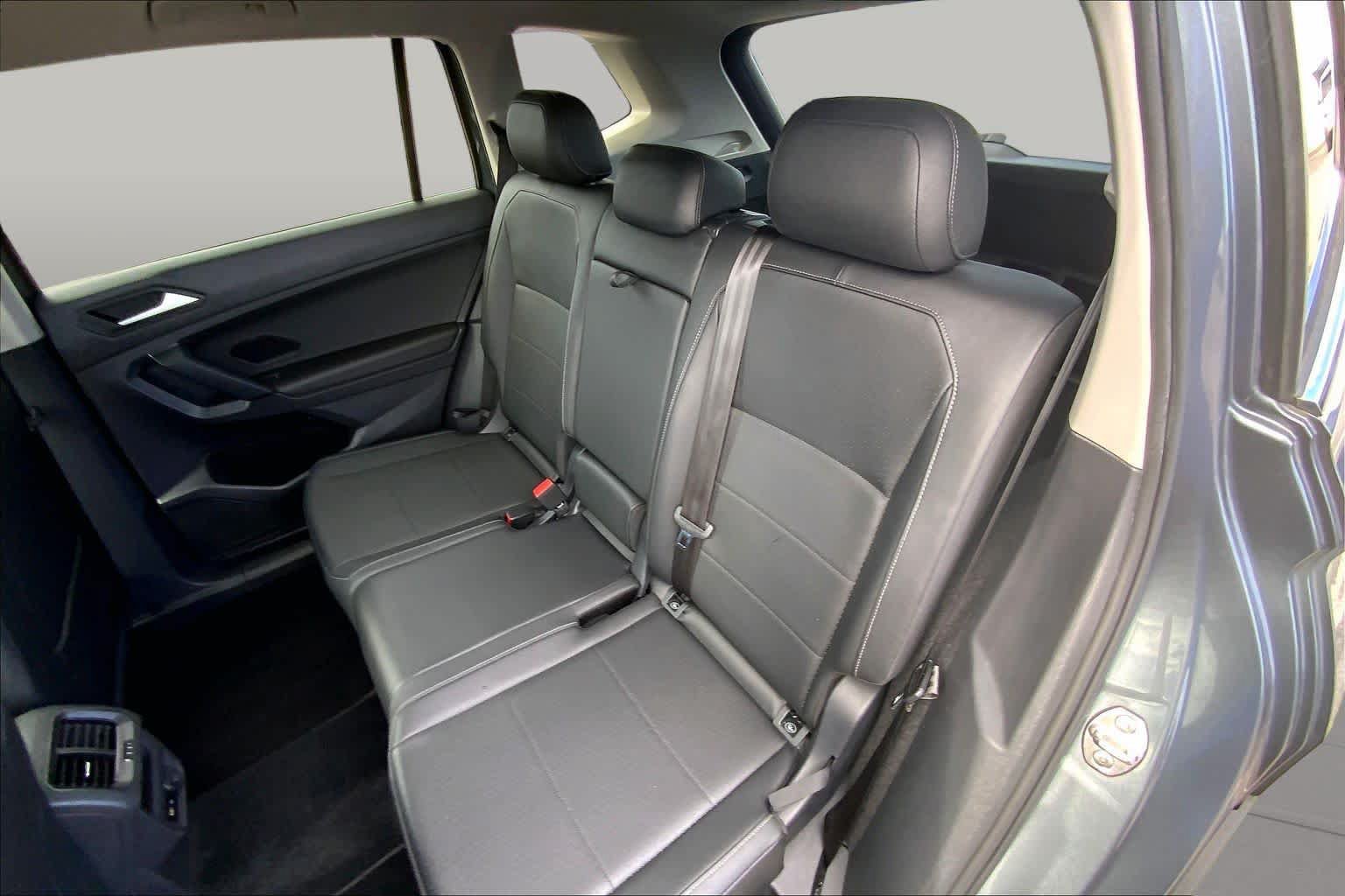 Used 2019 Volkswagen Tiguan SE AWD/4WD image 21