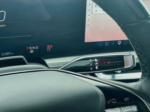 Used 2025 Cadillac Lyriq Sport AWD/4WD image 17