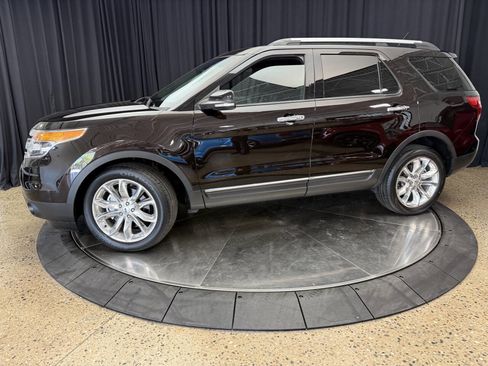 Used 2013 Ford Explorer XLT AWD/4WD image 3