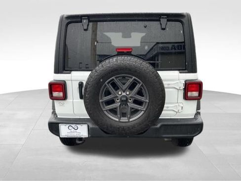 Used 2024 Jeep Wrangler Unlimited Sport AWD/4WD image 4