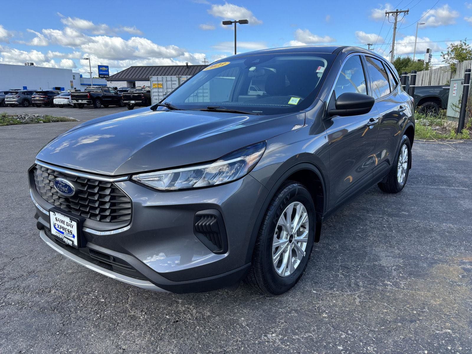 Used 2023 Ford Escape Active AWD/4WD image 3