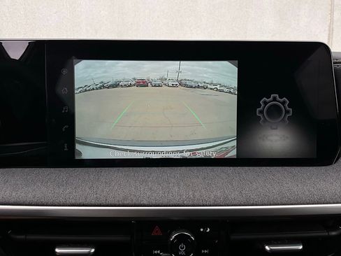 Used 2025 Nissan Kicks SV image 28