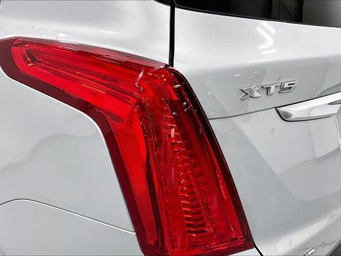 Used 2018 Cadillac XT5 Premium Luxury AWD/4WD image 39