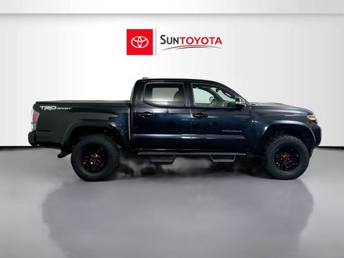 Used 2022 Toyota Tacoma TRD Sport w/ TRD Premium Sport Package RWD image 2