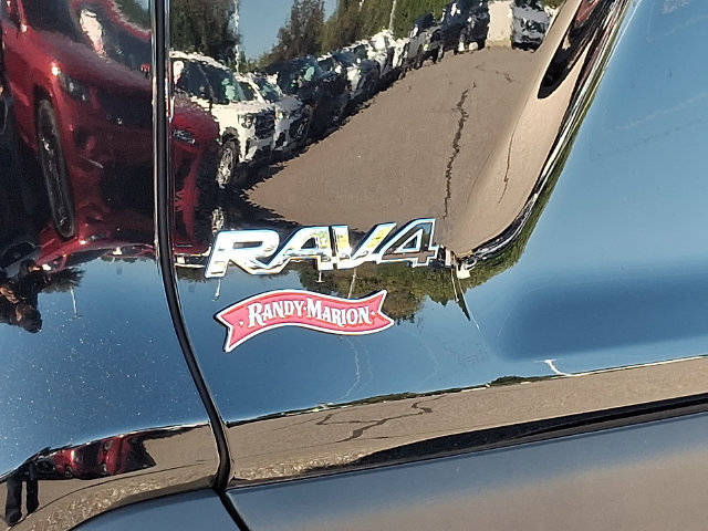 Used 2025 Toyota RAV4 XLE w/ Convenience Package FWD image 31