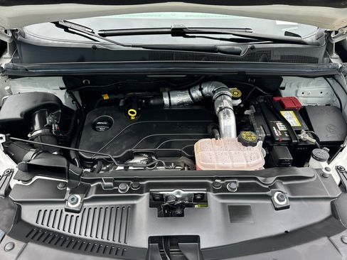 Used 2022 Chevrolet Trax LT w/ LT Convenience Package image 23