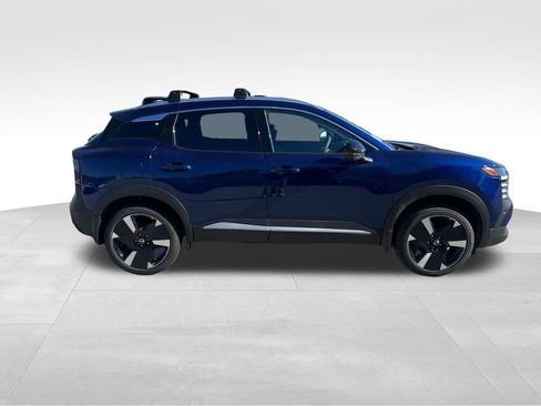 New 2026 Nissan Kicks SR w/ Cold Weather Package AWD/4WD image 7