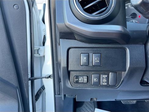 Used 2023 Toyota Tacoma TRD Off-Road image 10