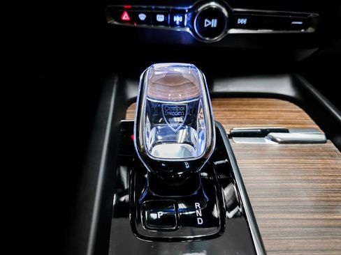 Used 2023 Volvo XC60 B5 Ultimate w/ Climate Package image 35