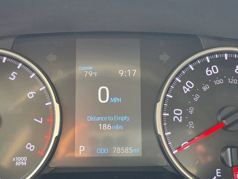 Used 2021 Toyota RAV4 LE AWD/4WD image 11