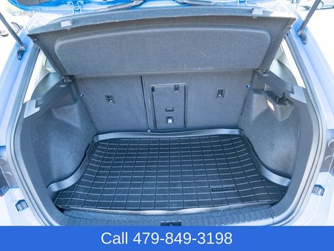 Used 2022 Volkswagen Taos SEL image 32