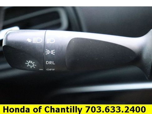 Used 2022 Toyota Prius LE image 9