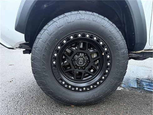 Used 2020 Toyota Tacoma TRD Off-Road image 14