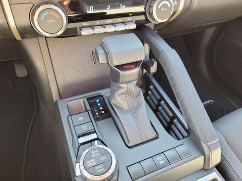 Certified 2025 Toyota Tacoma TRD Off-Road image 33