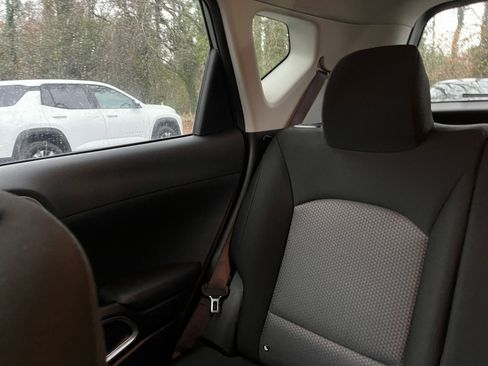 Used 2025 Kia Soul LX w/ LX Technology Package image 37