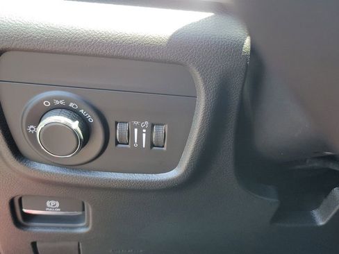 New 2025 Jeep Grand Cherokee Altitude image 20