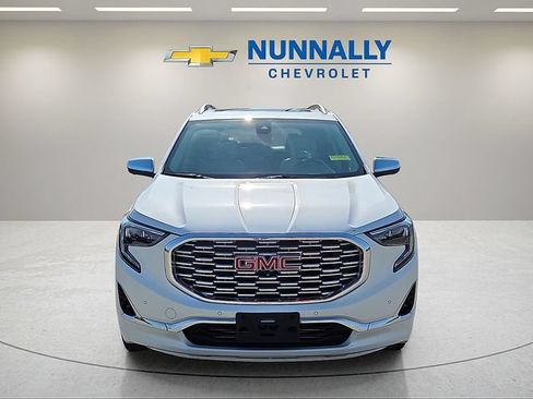 Used 2020 GMC Terrain Denali w/ Denali Premium Package FWD image 8