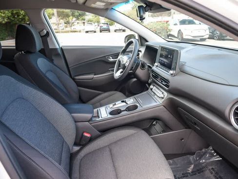 Used 2023 Hyundai Kona SE FWD image 15