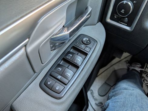 Used 2016 RAM 2500 SLT w/ Luxury Group AWD/4WD image 18