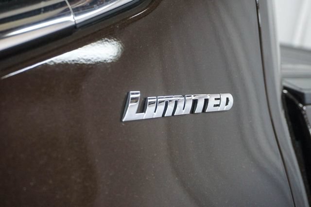 Used 2023 Toyota Tundra Limited AWD/4WD image 5