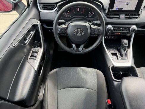 Used 2025 Toyota RAV4 XLE FWD image 11