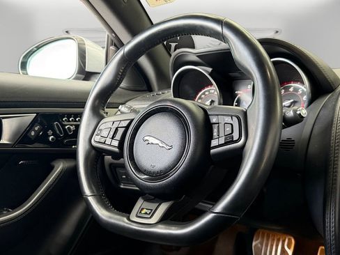 Used 2017 Jaguar F-TYPE R image 12