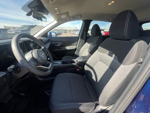 Used 2025 Nissan Kicks SV image 36