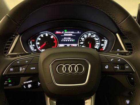 Used 2023 Audi Q5 2.0T Premium w/ Convenience Package AWD/4WD image 17