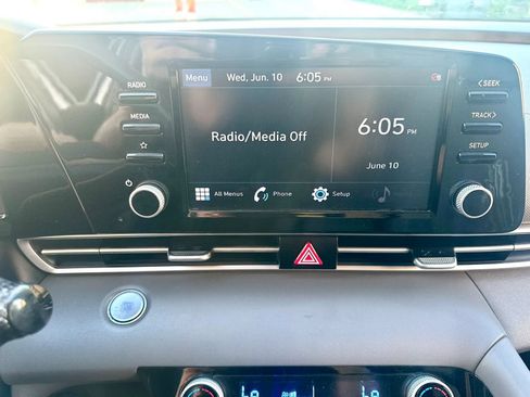 Used 2021 Hyundai Elantra SEL w/ Convenience Package FWD image 15