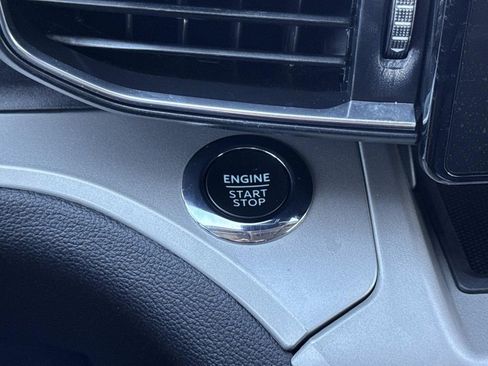 Used 2022 Ford Explorer XLT w/ Equipment Group 202A image 17