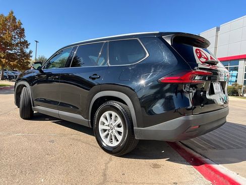 Used 2025 Toyota Grand Highlander FWD image 8