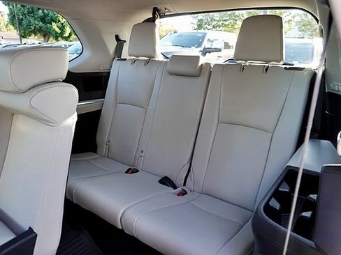Used 2025 Toyota Grand Highlander AWD Hybrid image 19