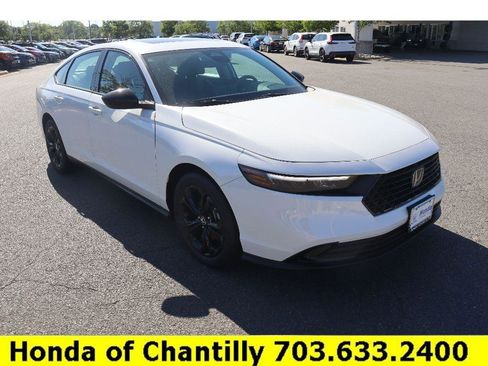 Certified 2025 Honda Accord SE image 1