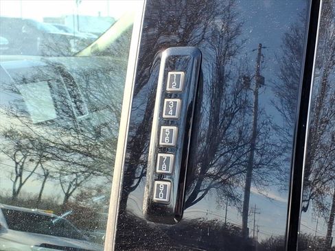 Used 2019 Ford F150 Raptor w/ Equipment Group 802A Luxury image 34