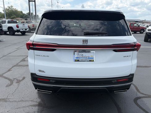 Used 2025 Buick Enclave Preferred FWD image 4