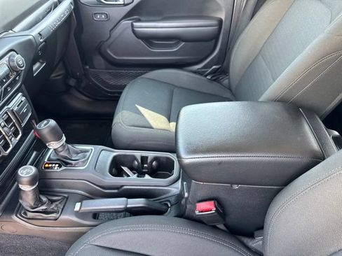 Used 2021 Jeep Wrangler Unlimited Sport AWD/4WD image 15