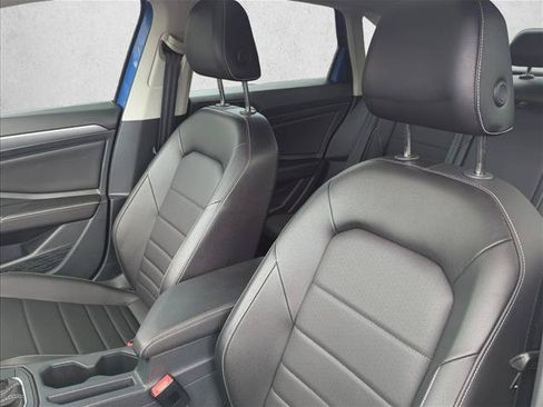 Used 2023 Volkswagen Jetta SE w/ Panoramic Sunroof Package FWD image 12