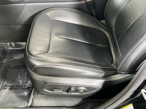 Used 2023 Jeep Grand Cherokee Limited AWD/4WD image 19