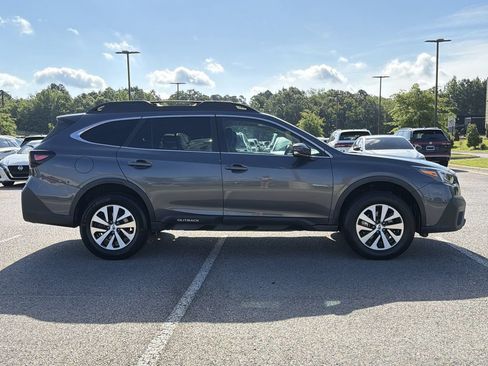 Used 2022 Subaru Outback Premium AWD/4WD image 6