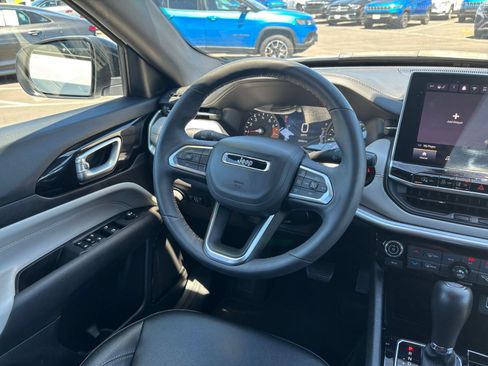 Used 2025 Jeep Compass Limited AWD/4WD image 35