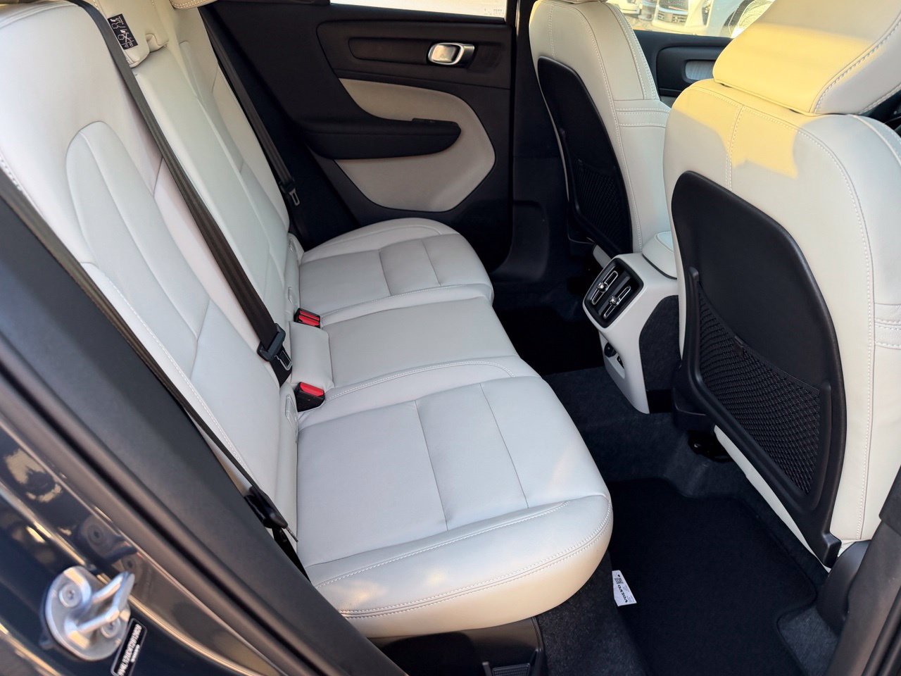 New 2026 Volvo XC40 B5 Plus w/ Climate Package AWD/4WD image 23